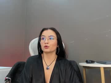 Karlynholiss Chaturbate stream image from December 17, 2024