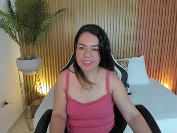 Nahia_13 Chaturbate stream image from December 17, 2024