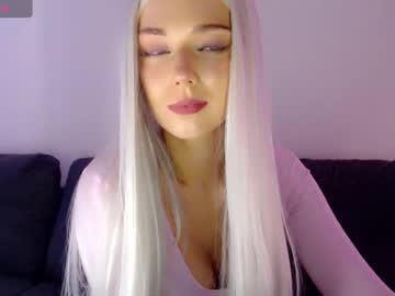 Pervyblonde Chaturbate stream image from December 17, 2024