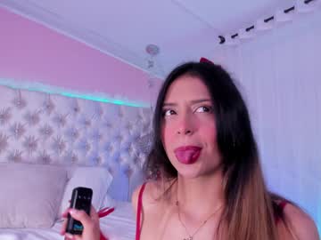 Sofly_S Chaturbate stream image from December 17, 2024