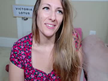 Victorialotus Chaturbate stream image from December 17, 2024
