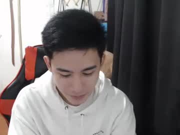 Xluminous Chaturbate stream image from December 17, 2024