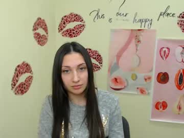 Yourqueen666 Chaturbate stream image from December 17, 2024