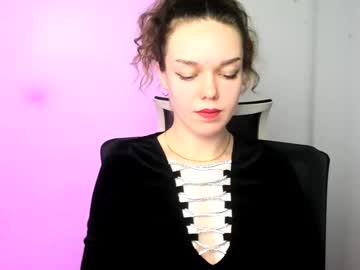 Adell_Curly Chaturbate stream image from December 17, 2024