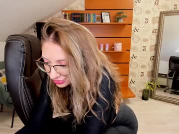 Amyrossie Chaturbate stream image from December 17, 2024