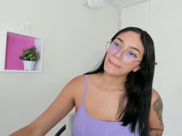 Asiam_Brunet Chaturbate stream image from December 17, 2024