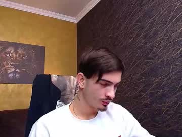Brandontatex Chaturbate stream image from December 17, 2024
