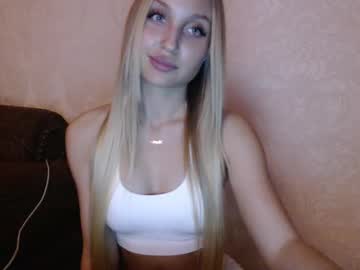 Carrrriebradshaw Chaturbate stream image from December 17, 2024