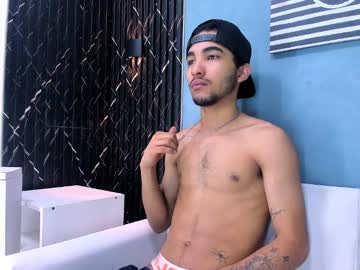 Davidharlow Chaturbate stream image from December 17, 2024