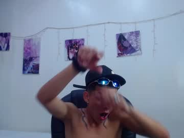 Dereck_Bigcock21 Chaturbate stream image from December 17, 2024