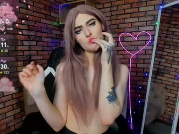 Emily__Mooree Chaturbate stream image from December 17, 2024