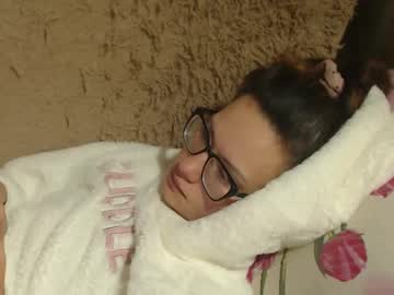 Flowercandydoll Chaturbate stream image from December 17, 2024