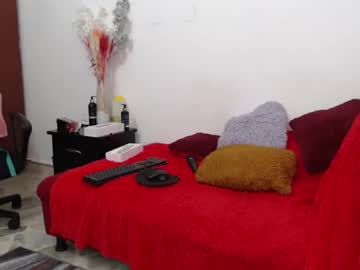Hannaayshel_12 Chaturbate stream image from December 17, 2024