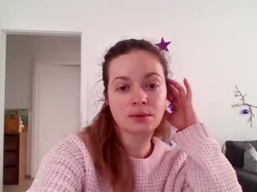 Honeycarrol Chaturbate stream image from December 17, 2024