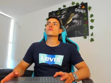 Jamess_Hott Chaturbate stream image from December 17, 2024