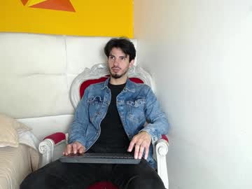 Liamluxe Chaturbate stream image from December 17, 2024