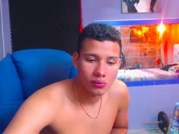 Morenofullhot Chaturbate stream image from December 17, 2024