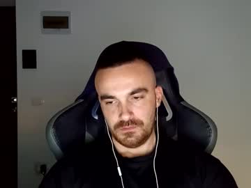 Mu5clemania Chaturbate stream image from December 17, 2024