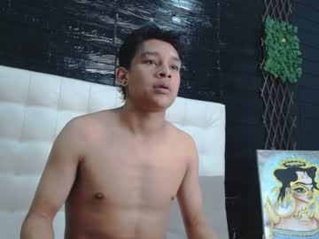 Maxii_Thiago11 Chaturbate stream image from December 17, 2024