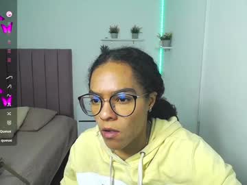 Niina_Lovee_ Chaturbate stream image from December 17, 2024