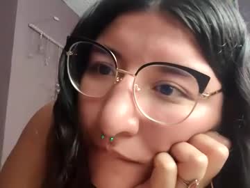Saraawolf Chaturbate stream image from December 17, 2024
