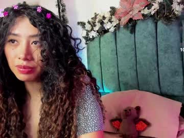 Sophieoncb Chaturbate stream image from December 17, 2024