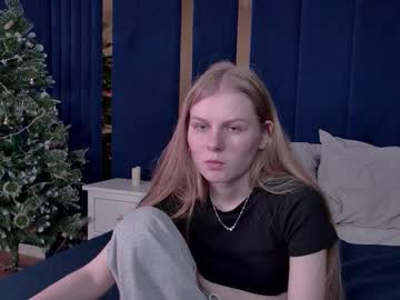 Stelladelacour Chaturbate stream image from December 17, 2024