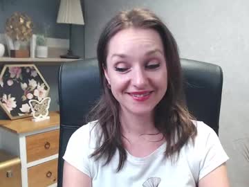 Alicialux Chaturbate stream image from December 17, 2024