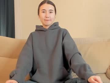 Easteraxtell Chaturbate stream image from December 17, 2024