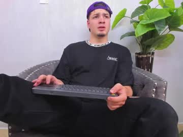 Liam_Mulleerr Chaturbate stream image from December 17, 2024