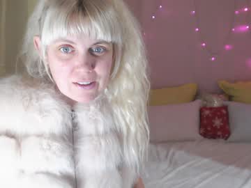 Lifehappyoh Chaturbate stream image from December 17, 2024