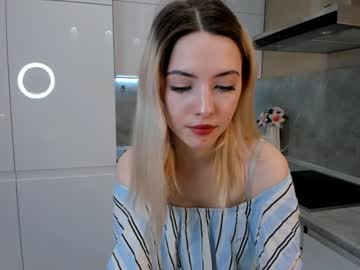 Lynetteesser Chaturbate stream image from December 17, 2024