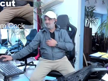 Topmeup42 Chaturbate stream image from December 17, 2024