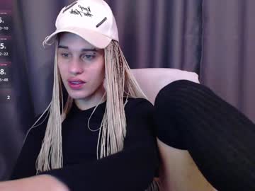 Cassiemich Chaturbate stream image from December 17, 2024