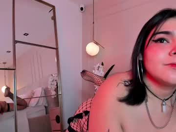 Dakkotabluee Chaturbate stream image from December 17, 2024