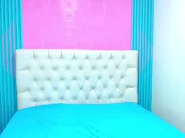 Foxy_Ella Chaturbate stream image from December 17, 2024