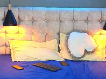 Laia_And_Aloby Chaturbate stream image from December 17, 2024