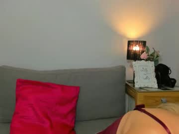 Crystalgorgeous Chaturbate stream image from December 17, 2024