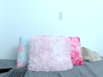Emilyzans07 Chaturbate stream image from December 17, 2024
