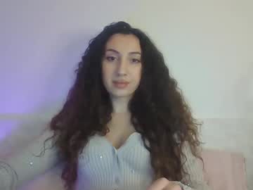 Foxcute18 Chaturbate stream image from December 17, 2024