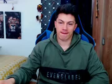 Griego01 Chaturbate stream image from December 17, 2024