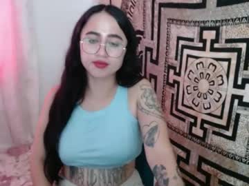 Ninakravtz Chaturbate stream image from December 17, 2024
