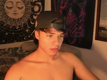 Victorino_Jhonson Chaturbate stream image from December 17, 2024