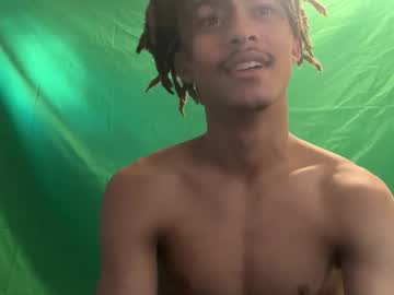 Worker648419 Chaturbate stream image from December 17, 2024
