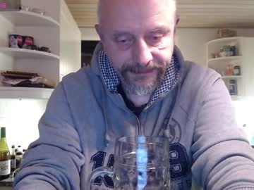 Hardmrlazy Chaturbate stream image from December 17, 2024