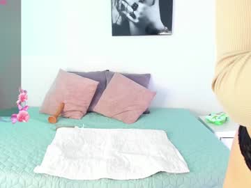 Alexa_Mya Chaturbate stream image from December 17, 2024
