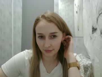 Bellaseen Chaturbate stream image from December 17, 2024
