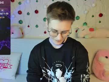 Christine_Moon Chaturbate stream image from December 17, 2024
