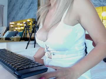 Elena_Mature Chaturbate stream image from December 17, 2024