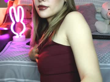 Ellixr Chaturbate stream image from December 17, 2024